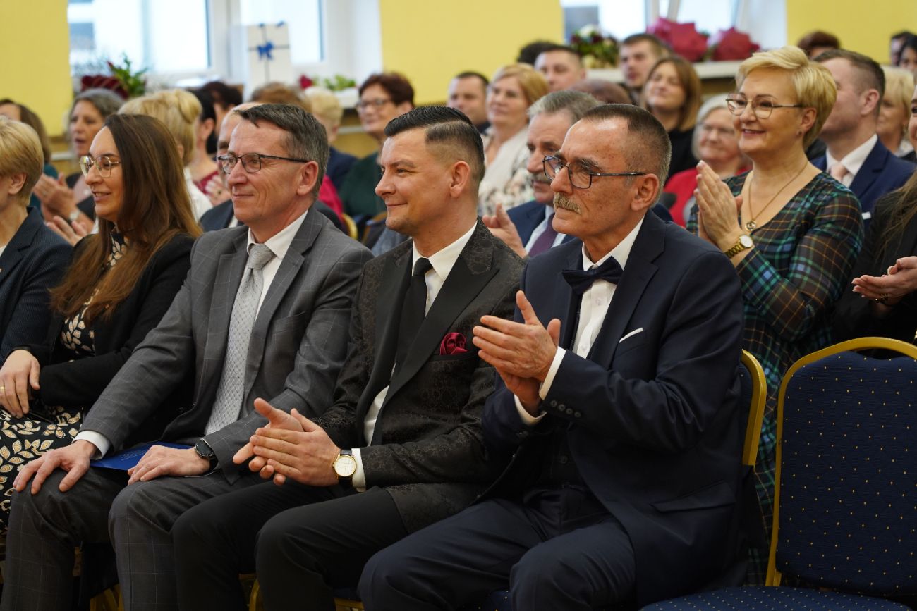 Pożegnał się ze szkołą, której 37 lat był dyrektorem