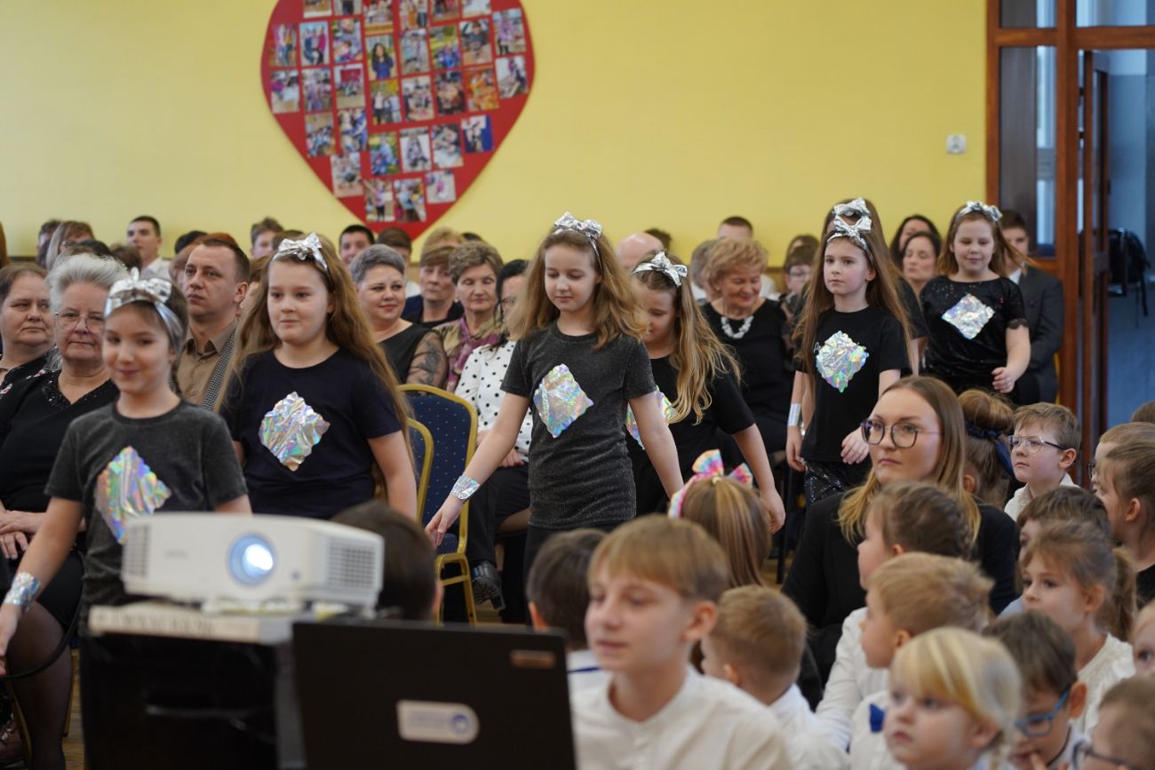 Pożegnał się ze szkołą, której 37 lat był dyrektorem