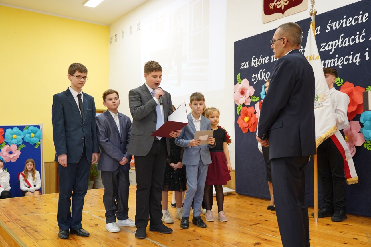 Pożegnał się ze szkołą, której 37 lat był dyrektorem