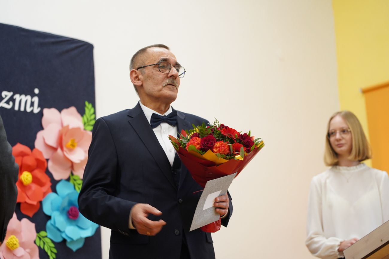 Pożegnał się ze szkołą, której 37 lat był dyrektorem