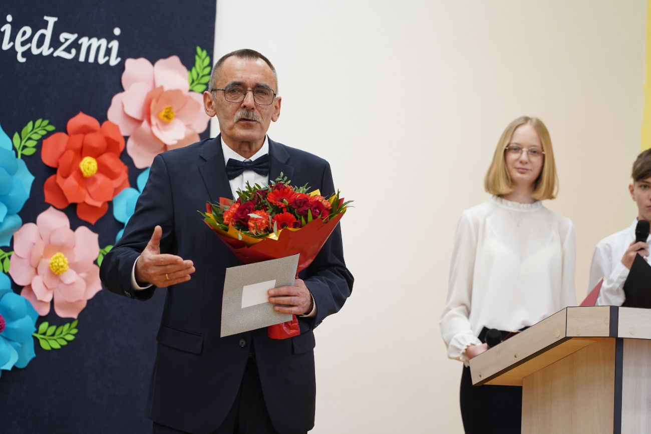Pożegnał się ze szkołą, której 37 lat był dyrektorem