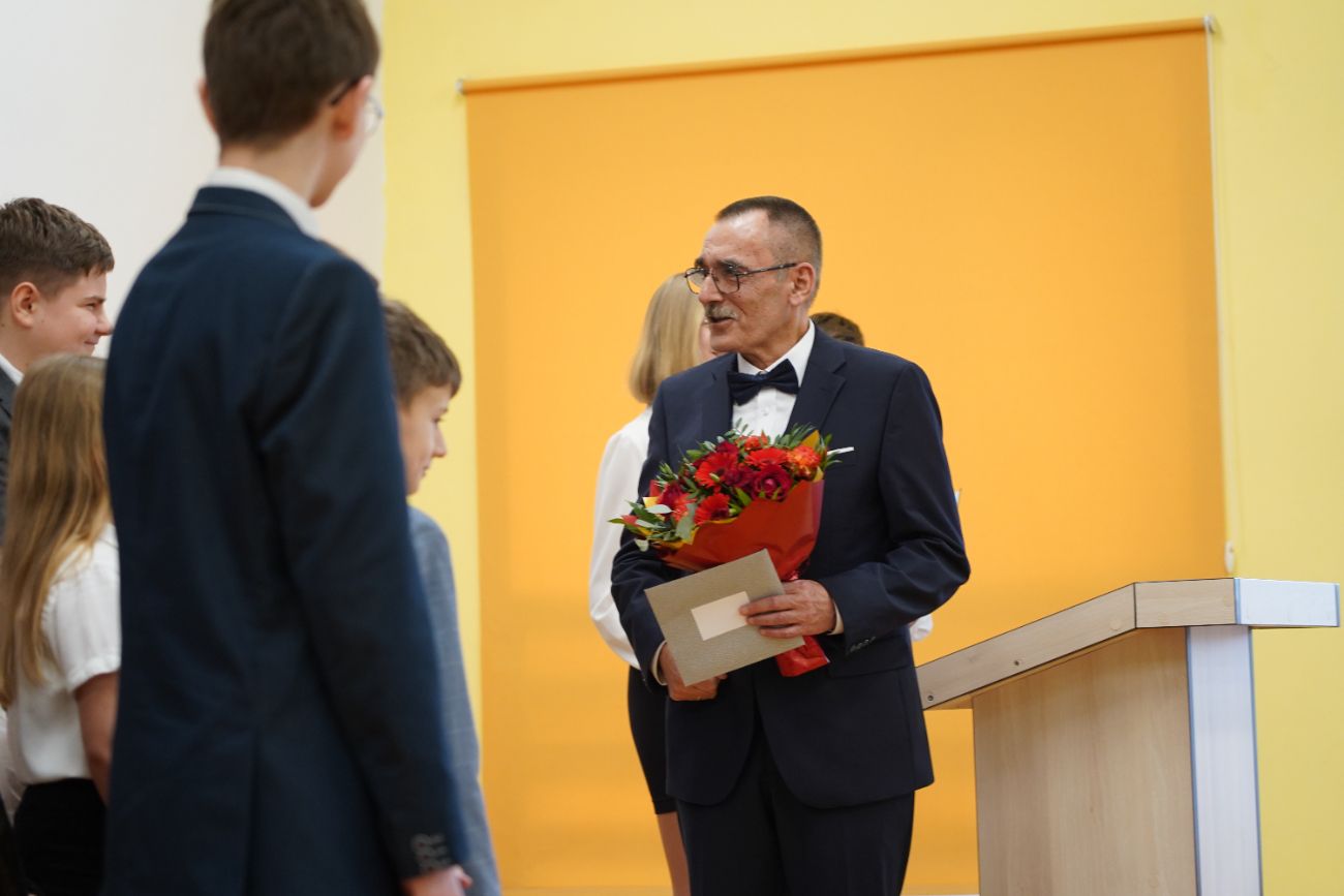 Pożegnał się ze szkołą, której 37 lat był dyrektorem