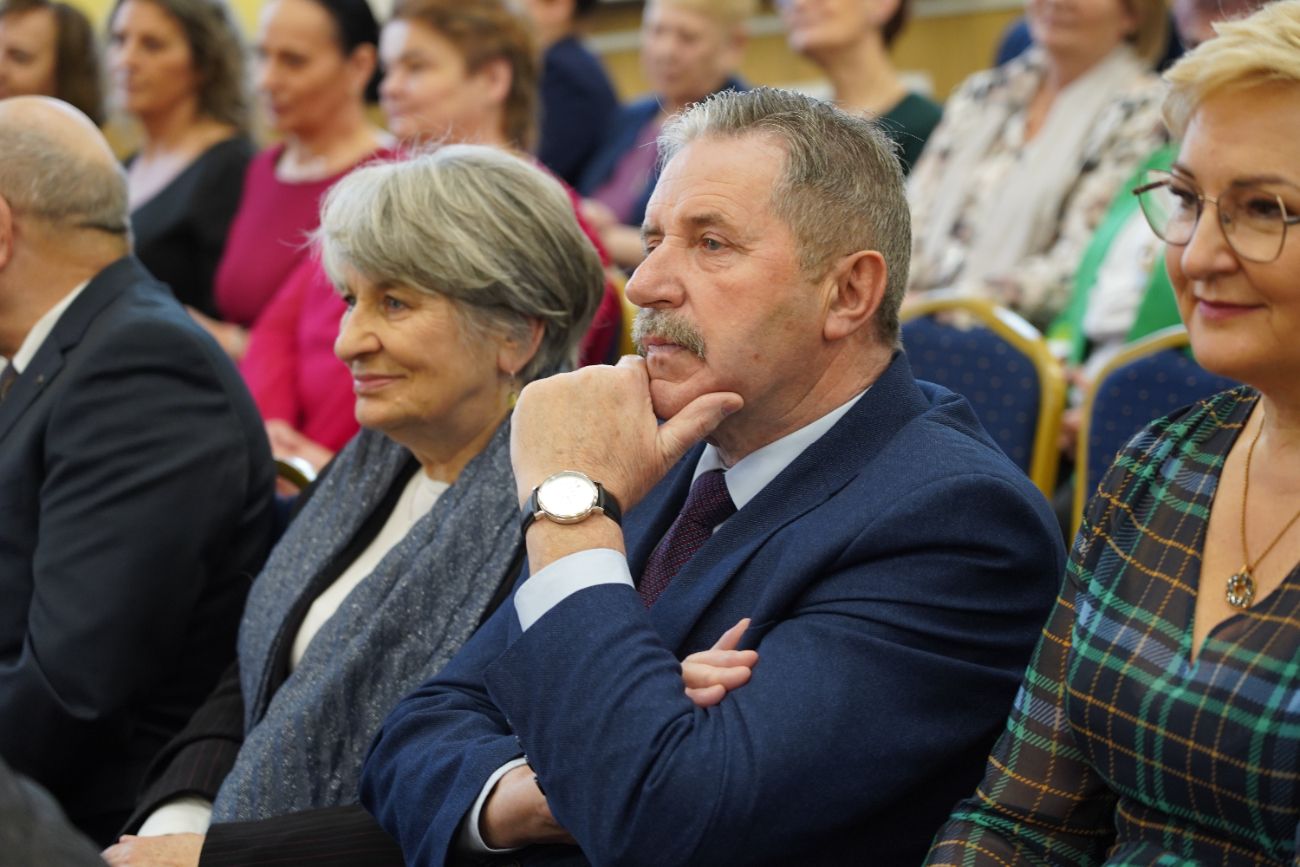 Pożegnał się ze szkołą, której 37 lat był dyrektorem