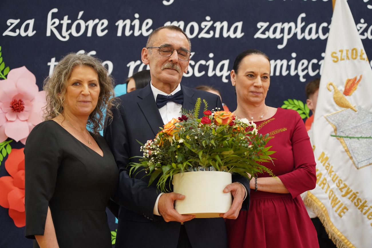 Pożegnał się ze szkołą, której 37 lat był dyrektorem
