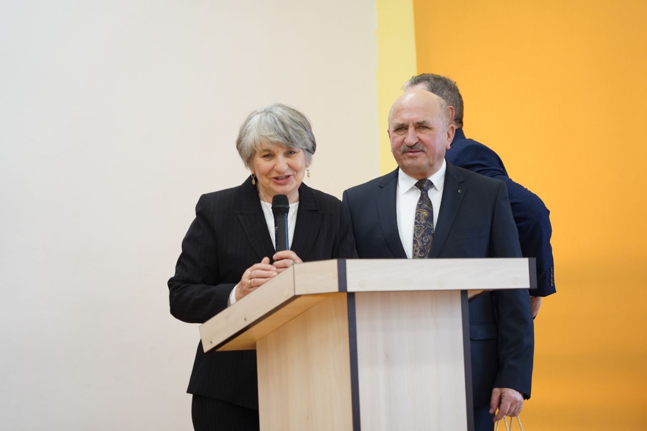 Pożegnał się ze szkołą, której 37 lat był dyrektorem