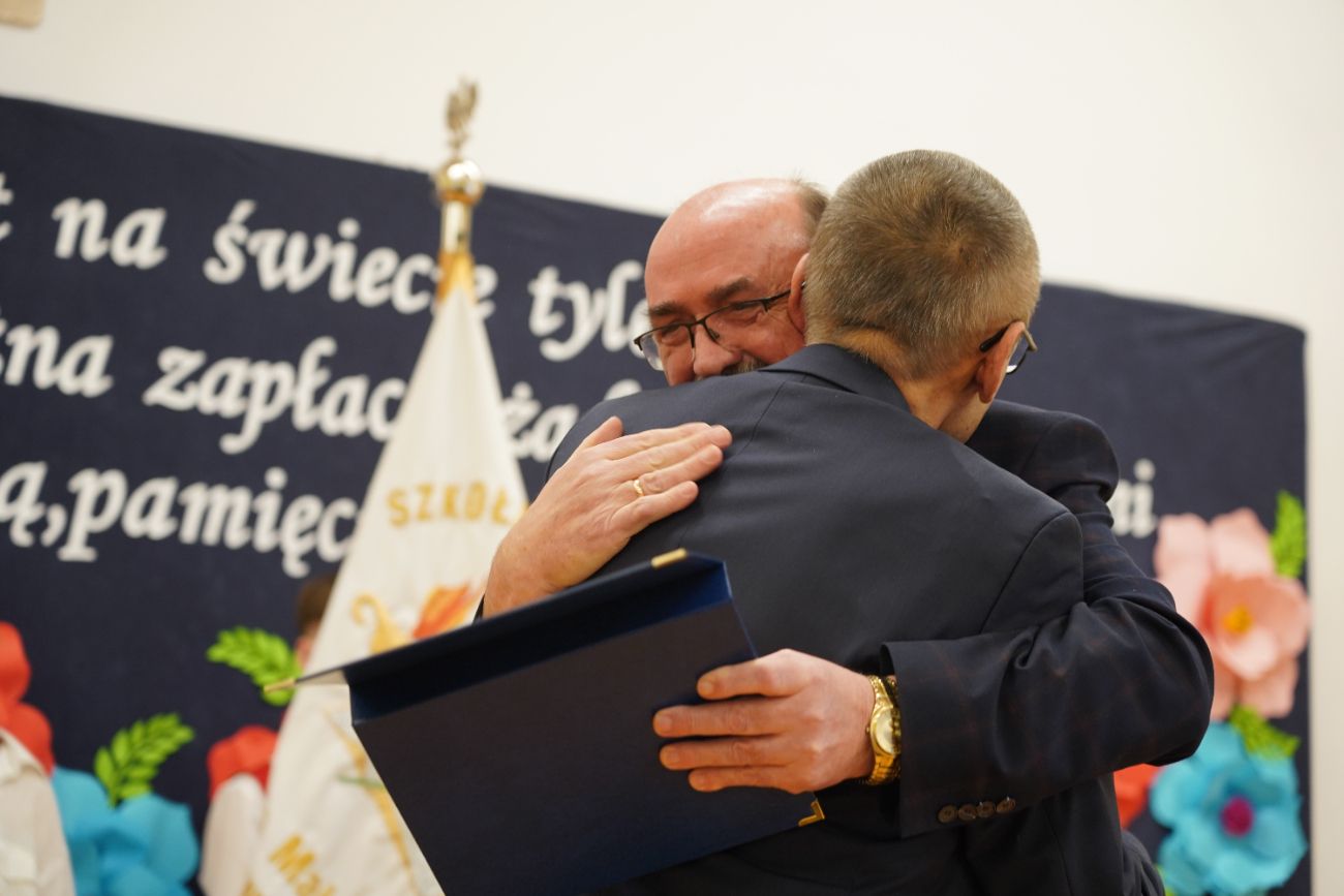 Pożegnał się ze szkołą, której 37 lat był dyrektorem