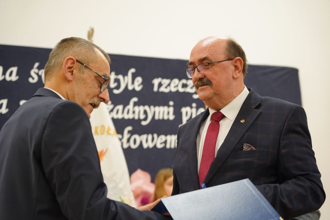 Pożegnał się ze szkołą, której 37 lat był dyrektorem