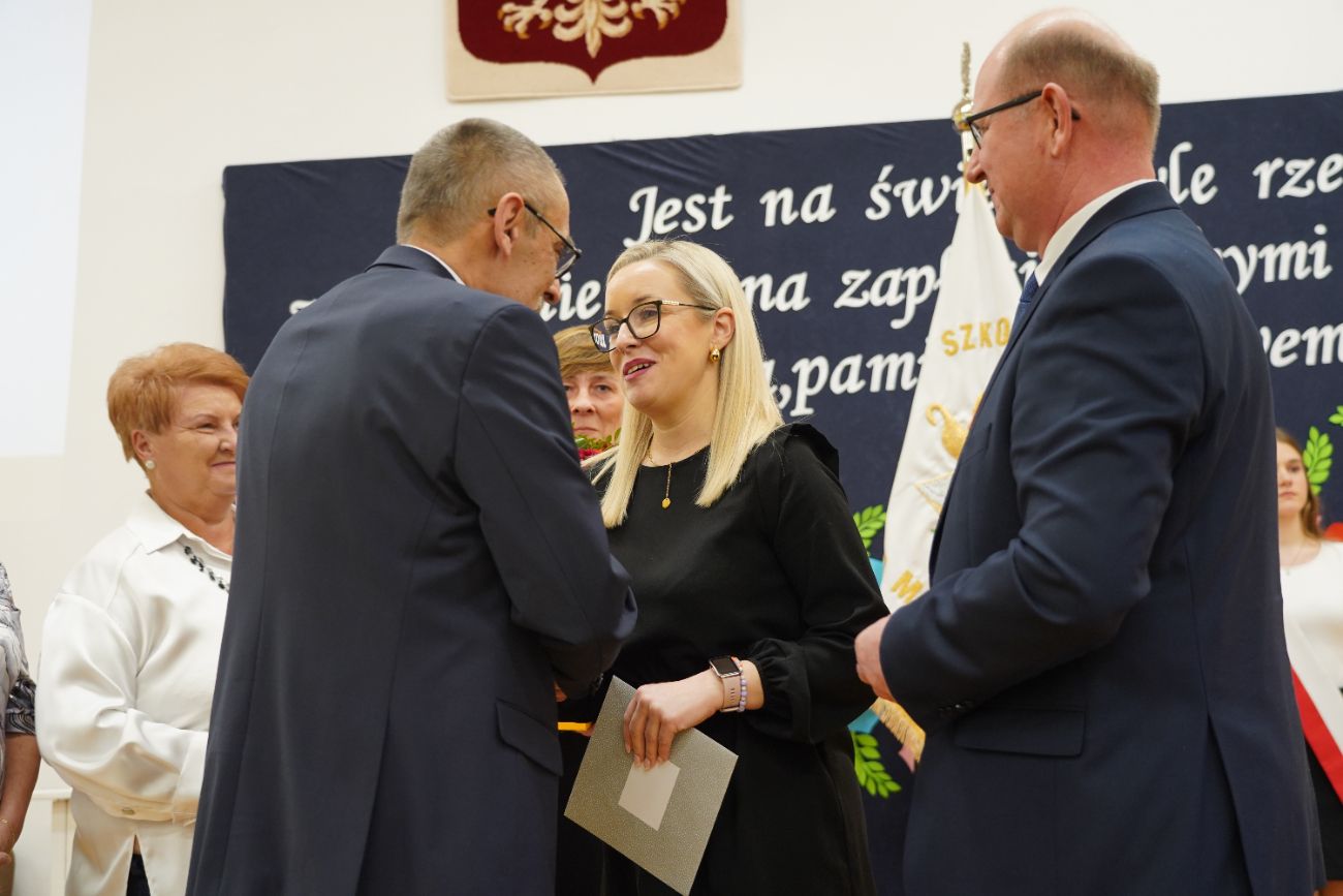 Pożegnał się ze szkołą, której 37 lat był dyrektorem