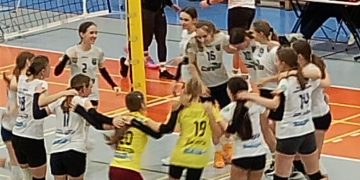 Wykorzystały atut własnej hali