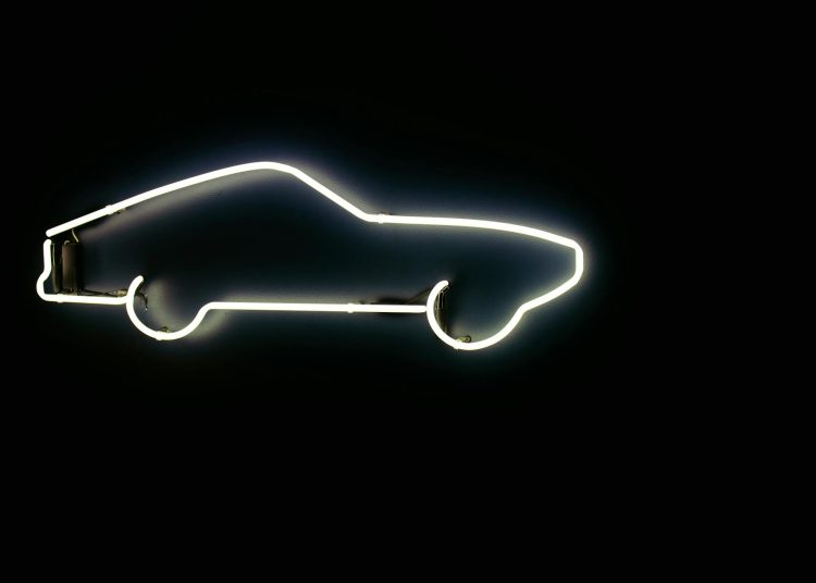 Ładowarki elektryczne – jak wybrać odpowiednią do domu jednorodzinnego?