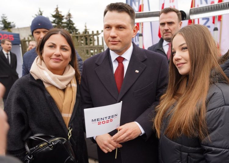 Mentzen w Słupcy. Wielu ludzi przyszło na spotkanie ZDJĘCIA