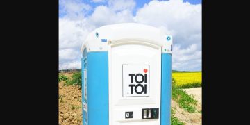 Załatwiają swoje potrzeby gdzie popadnie. Potrzebne toalety