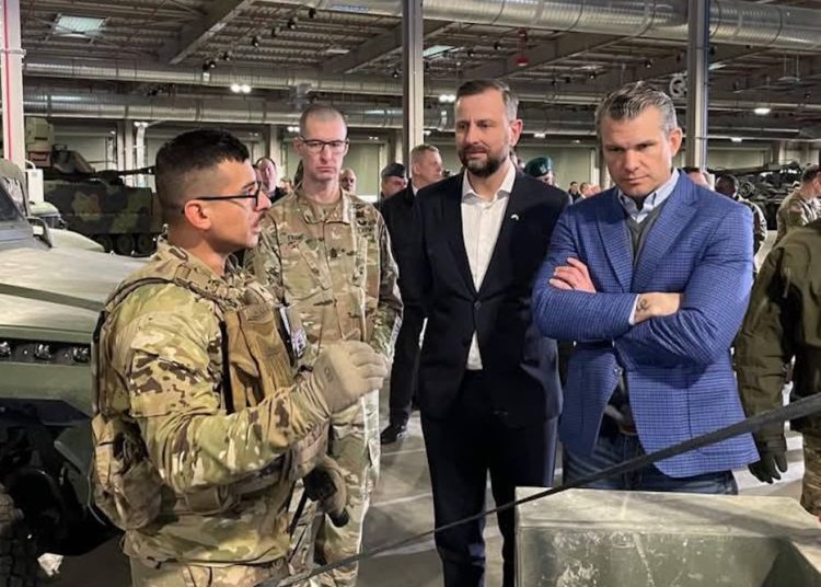 Sekretarz Obrony USA odwiedził Powidz