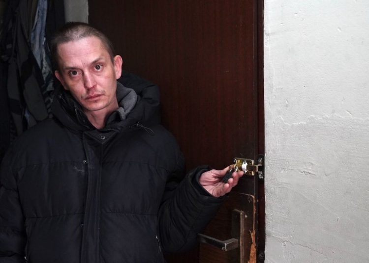 Nie może wejść do mieszkania, w którym jest zameldowany