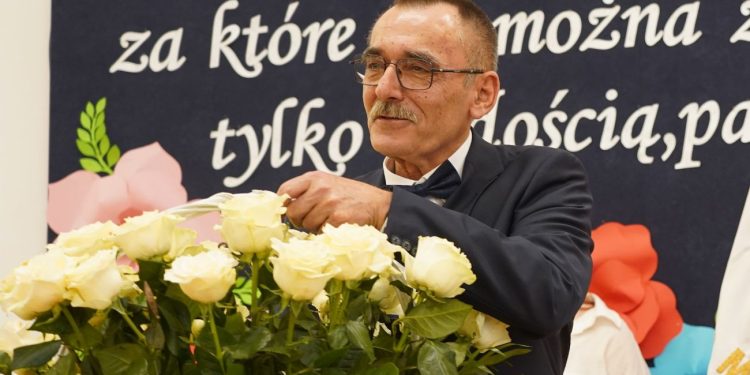 Pożegnał się ze szkołą, której 37 lat był dyrektorem