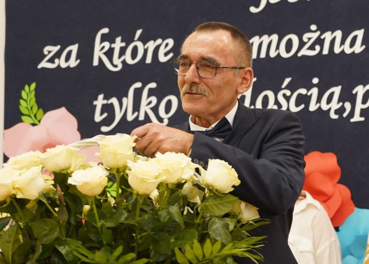 Pożegnał się ze szkołą, której 37 lat był dyrektorem