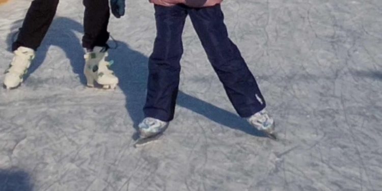 Tyle osób skorzystało już z lodowiska