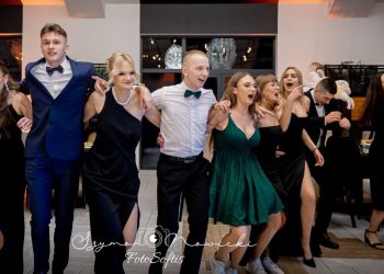 Tak się bawili na studniówce. Zobacz zdjęcia