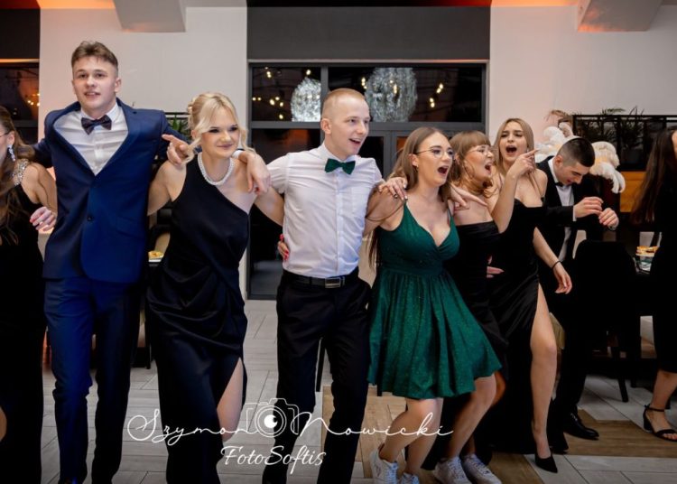 Tak się bawili na studniówce. Zobacz zdjęcia