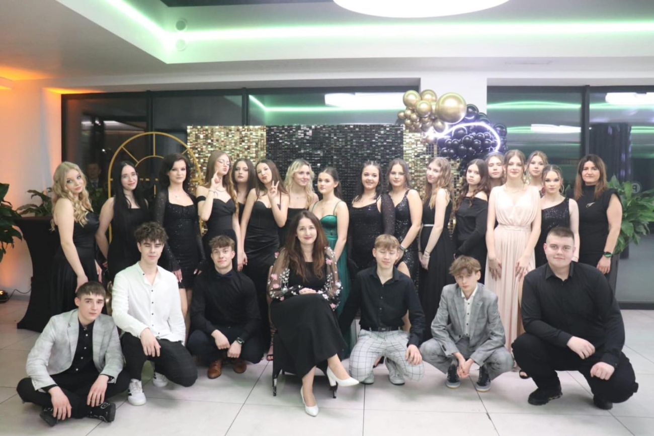 Świętowali półmetek edukacji. Zobacz zdjęcia z połowinek