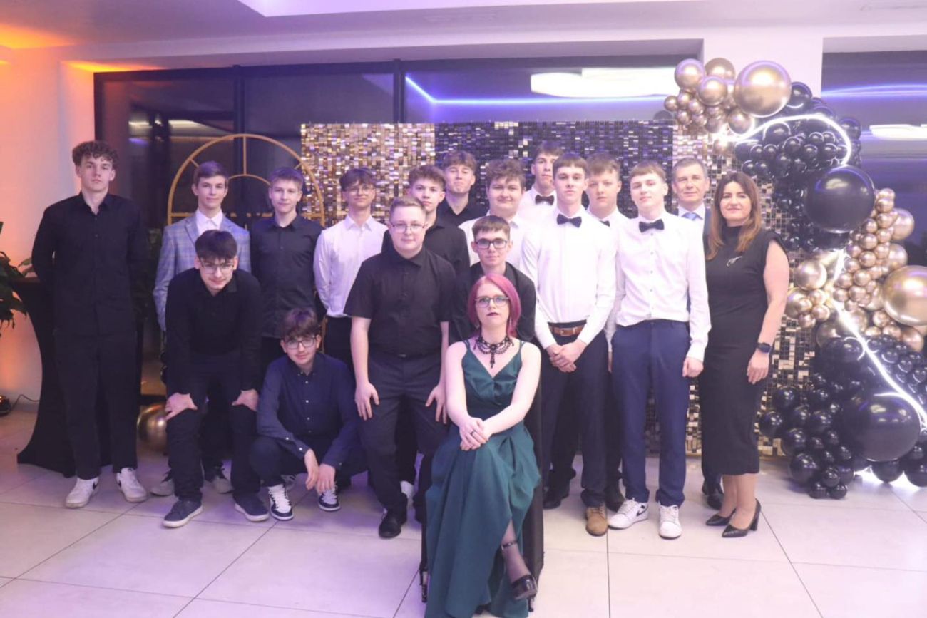 Świętowali półmetek edukacji. Zobacz zdjęcia z połowinek