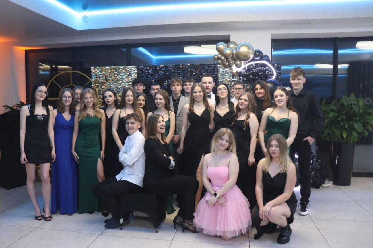 Świętowali półmetek edukacji. Zobacz zdjęcia z połowinek