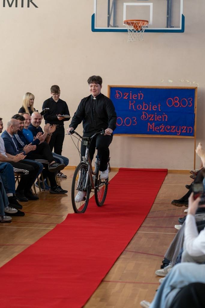 Niezwykły pokaz w Ekonomiku. Zobacz zdjęcia