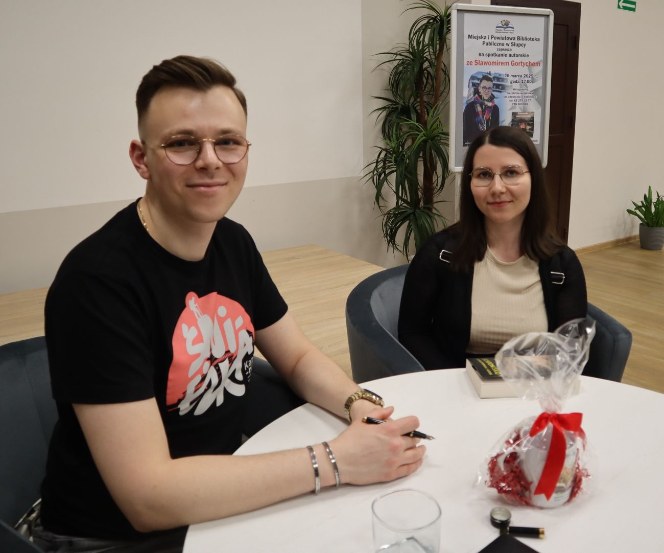 Pełna sala, fascynujące opowieści i długa kolejka po autografy