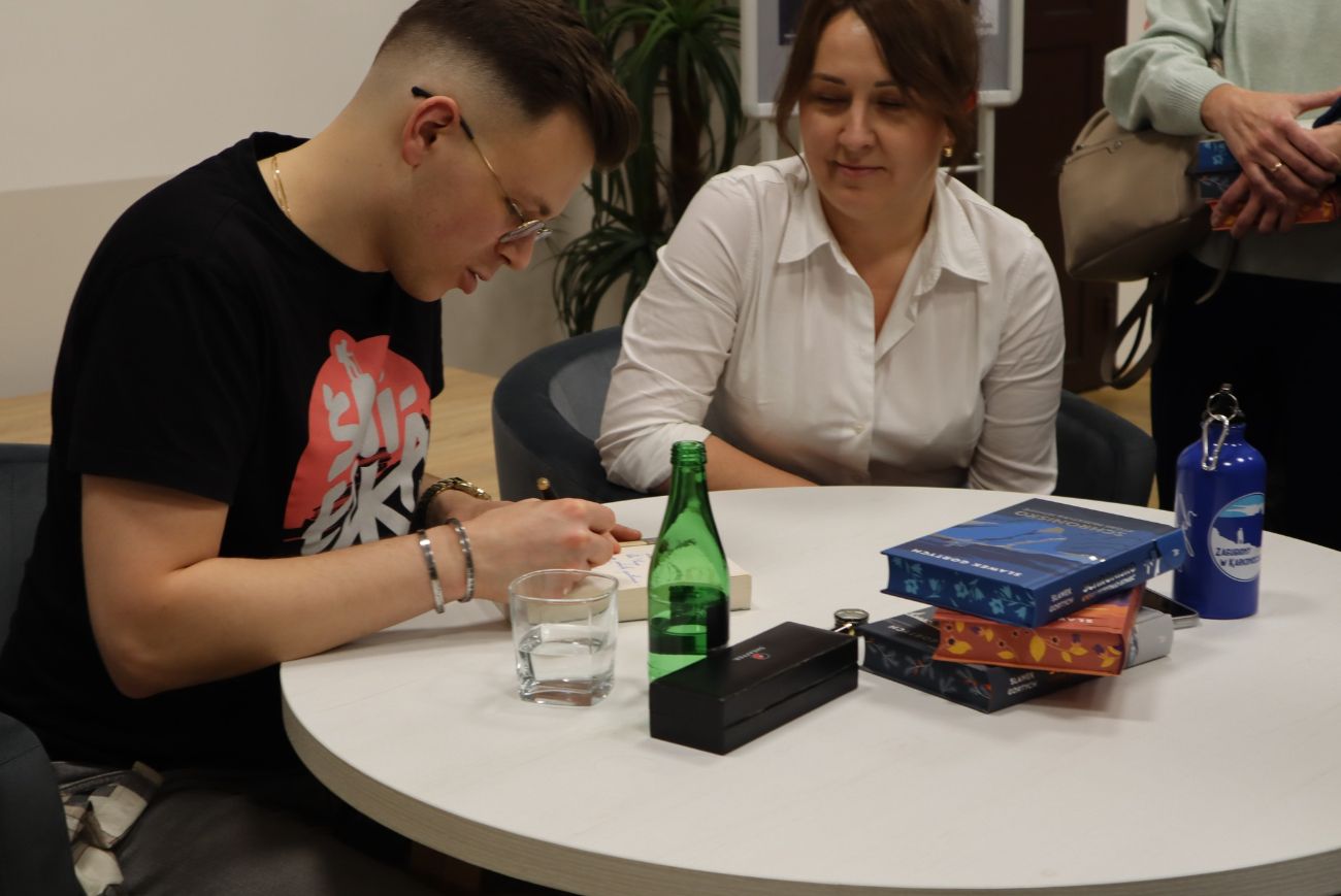 Pełna sala, fascynujące opowieści i długa kolejka po autografy