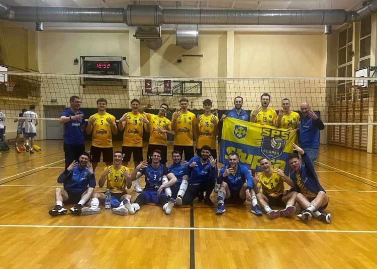 Sezon zasadniczy zakończyli porażką