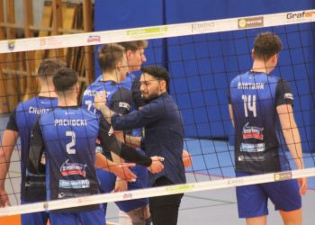 Szeroka droga do play off