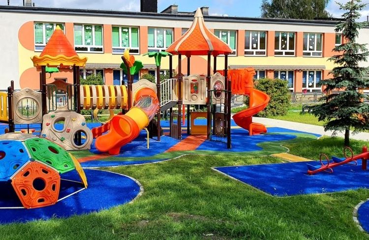 Korzyści z inwestycji w certyfikowane place zabaw dla szkół i przedszkoli - Producent placów zabaw Dr Spil