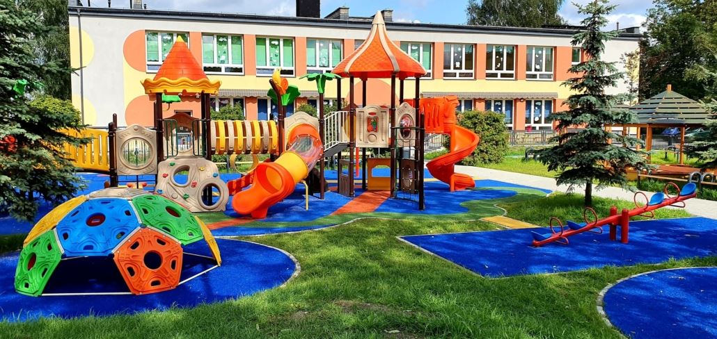 Korzyści z inwestycji w certyfikowane place zabaw dla szkół i przedszkoli - Producent placów zabaw Dr Spil