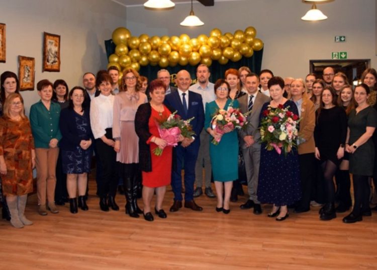 Żegnają się z urzędem gminy. Podziękowali im za lata pracy