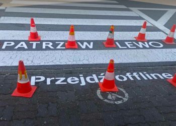 Przejdź offline. Na pasach pojawiły się napisy