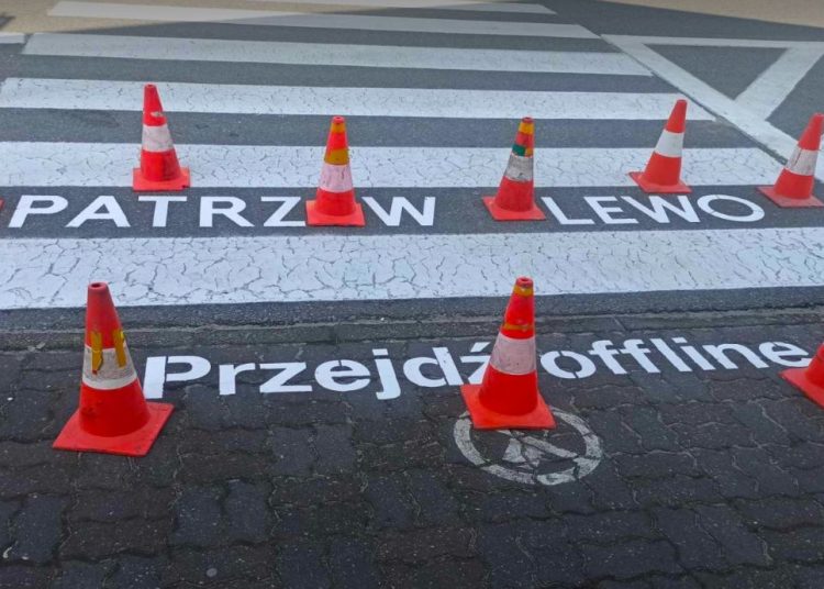 Przejdź offline. Na pasach pojawiły się napisy