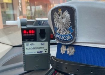 Jechali po pijaku. Dwóch kierowców straciło prawo jazdy