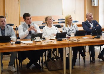 To może zablokować budowę farmy w Ostrowie. Klub radnych złożył projekt uchwały