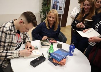 Pełna sala, fascynujące opowieści i długa kolejka po autografy