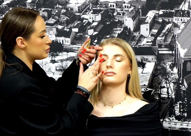 Doradzała, jak szybko zrobić się na bóstwo