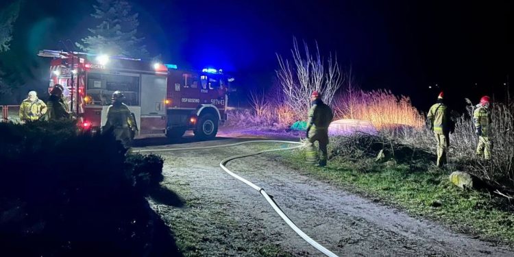 Wieczorem wezwali straż nad jezioro. Co się stało?