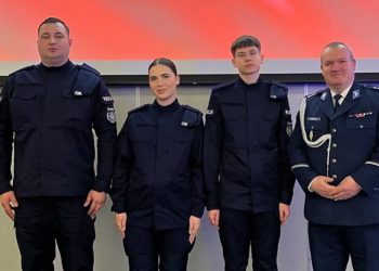 Troje nowych policjantów w słupeckiej komendzie