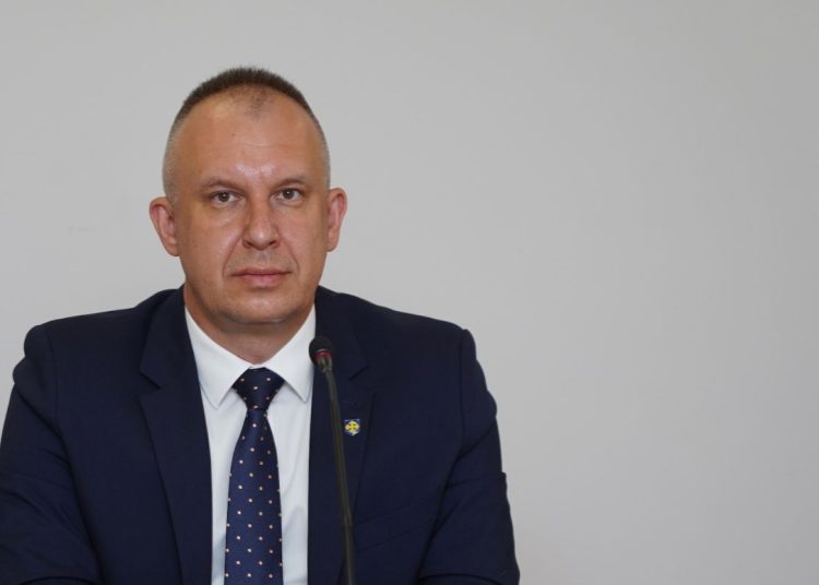 Zwraca uwagę na niebezpieczeństwo. Chodzi o Pogodną i Jeziorną