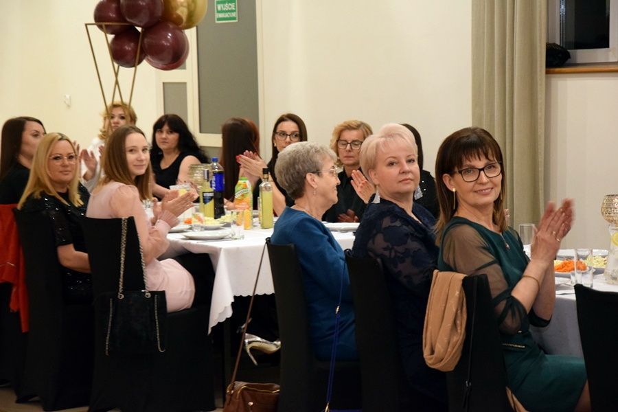 Bawiły się i pomagały. Tak panie świętowały w Kornatach ZDJĘCIA