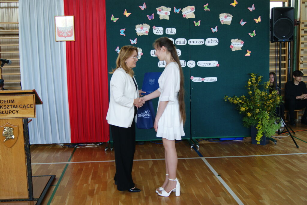 „Ucz się tak, jakbyś miał żyć wiecznie”. Dzień Absolwenta w LO