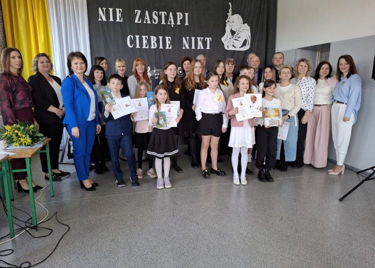 II GMINNY KONKURS PIOSENKI POŚWIĘCONEJ PAPIEŻOWI ŚWIĘTEMU JANOWI PAWŁOWI II