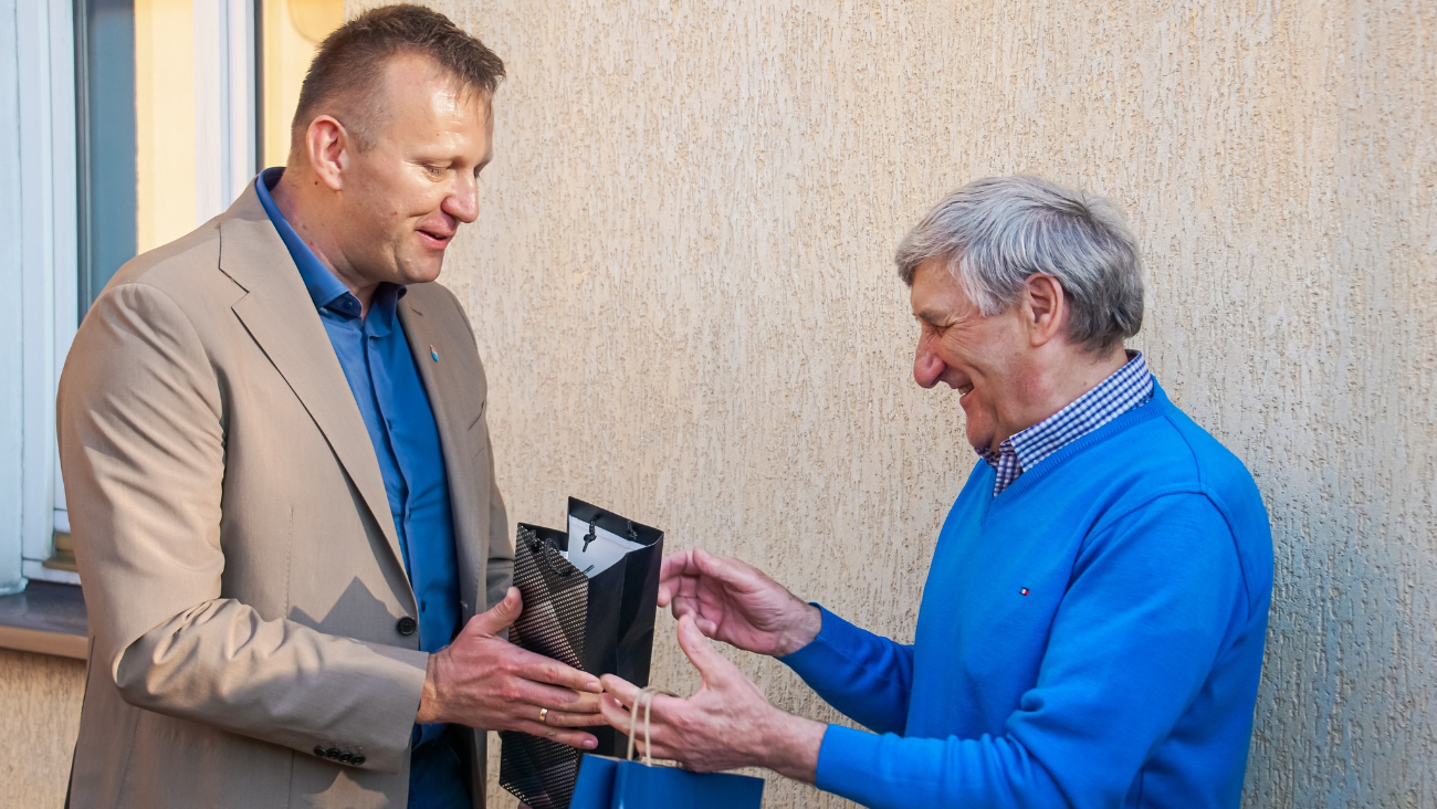 Przejechał miliony kilometrów. Dziś żegnali go wszyscy pracownicy urzędu