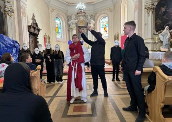 Misterium w Ciążeniu