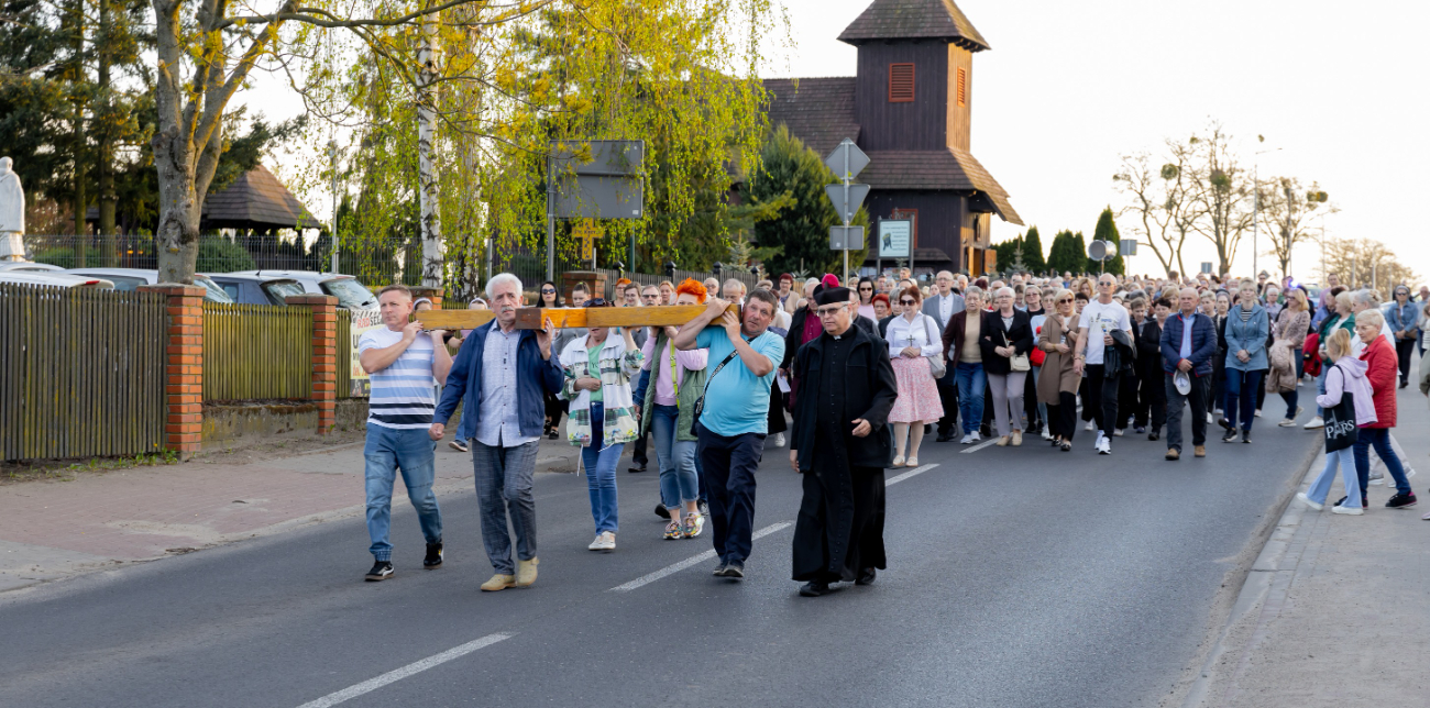 Droga Krzyżowa ulicami Słupcy. Zobacz zdjęcia