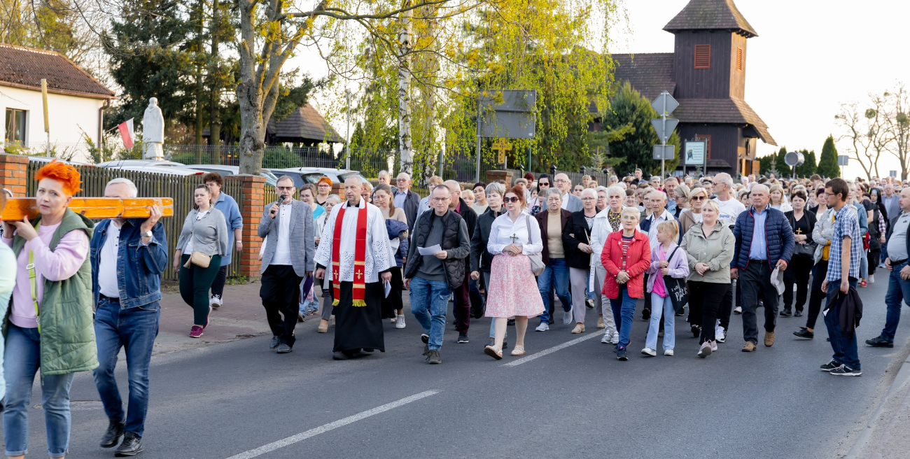 Droga Krzyżowa ulicami Słupcy. Zobacz zdjęcia